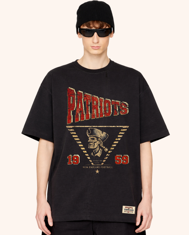 Patriots Vintage Crest Tee – Faded Black